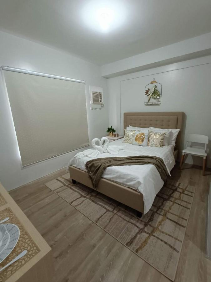 Minimalist At Messavire Garden Near Ruins * Bacolod