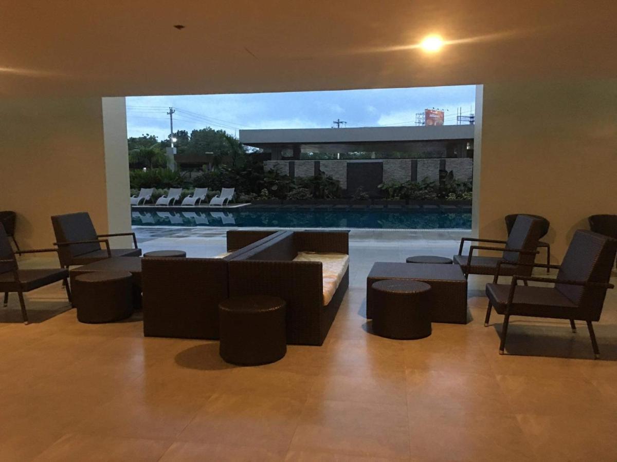 Minimalist At Messavire Garden Near Ruins * Bacolod
